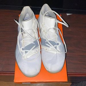 Nike White/Metallic Silver Kyrie Flytrap Sneakers Size 12